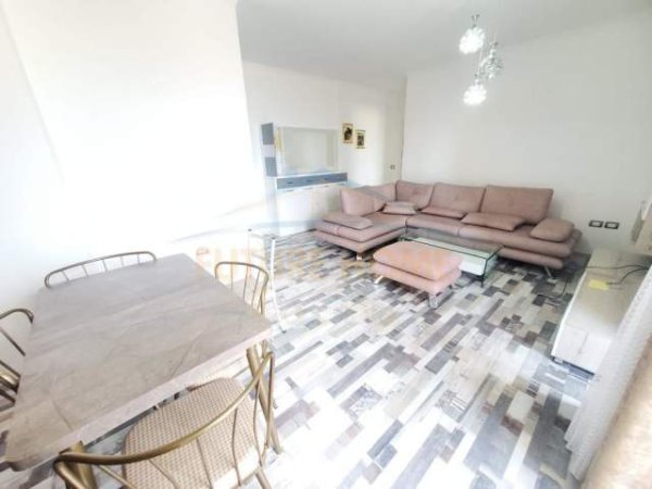 Durres, shitet apartament 1+1 Kati 7, 75 m² 77.000 Euro (Plazh-Hekurudha, Durres)