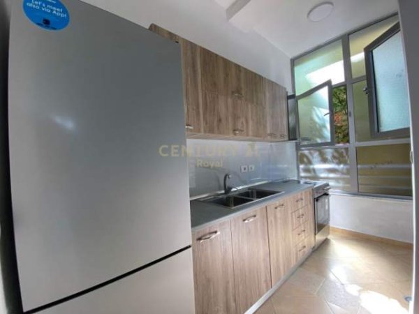 Tirane, jap me qera apartament 1+1+BLK Kati 1, 68 m² 430 Euro (Xhon Kenedi)