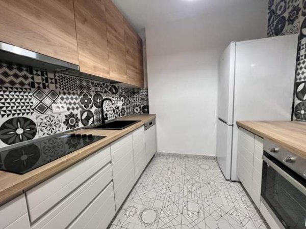 Tirane, jepet me qera apartament 2+1+BLK Kati 4, 120 m² 500  (Shkolla Cajupi)