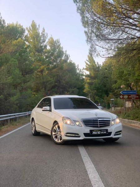 Tirane, shitet makine Mercedes-Benz E220 Viti 2013, 12.700 Euro