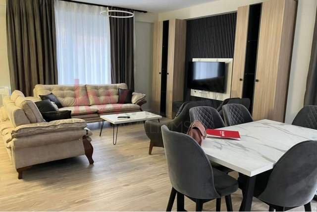Tirane, jepet me qera apartament Dublex Kati 5, 140 m² 2.000 Euro (Rruga e Barrikadave)