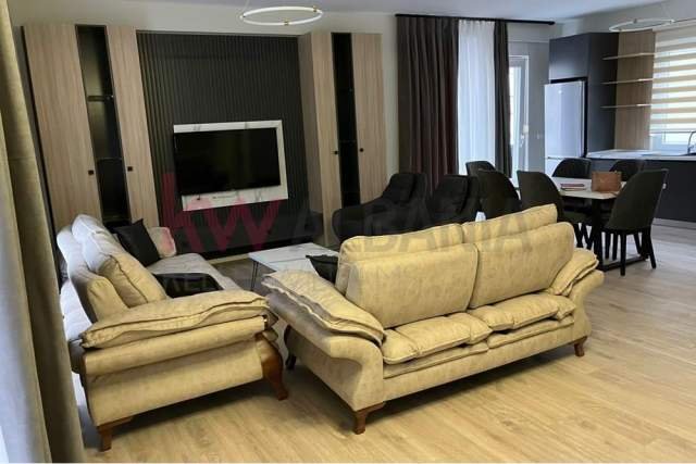 Tirane, jepet me qera apartament Dublex Kati 5, 140 m² 2.000 Euro (Rruga e Barrikadave)