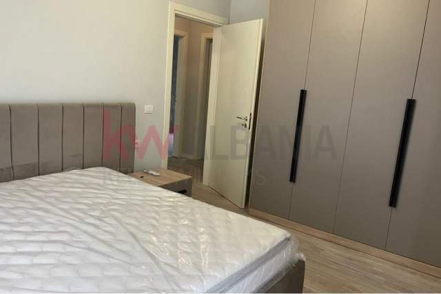 Tirane, jepet me qera apartament Dublex Kati 5, 140 m² 2.000 Euro (Rruga e Barrikadave)