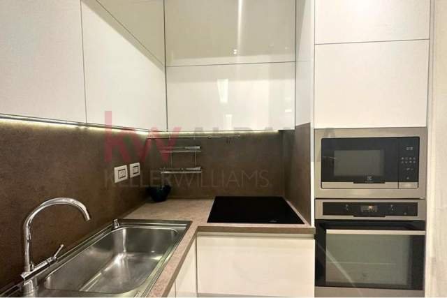 Tirane, jepet me qera apartament 2+1 Kati 2, 74 m² 500 Euro (Brryli)