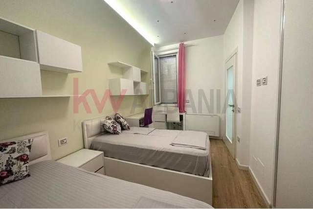 Tirane, jepet me qera apartament 2+1 Kati 2, 74 m² 500 Euro (Brryli)