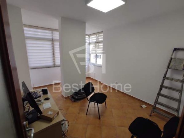 Tirane, jepet me qera zyre Kati 2, 140 m² 650 Euro (Rruga e elbasanit)