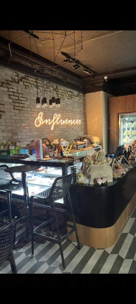 Tirane, shitet bar-kafe Kati 0, 50 m² 180.000 Euro (rruga e kavajes)