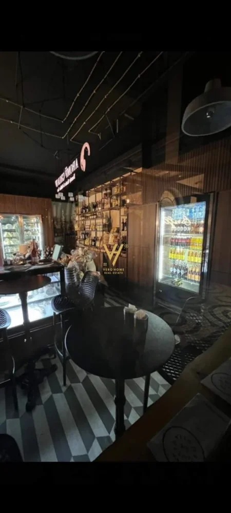 Tirane, shitet bar-kafe Kati 0, 50 m² 180.000 Euro (rruga e kavajes)