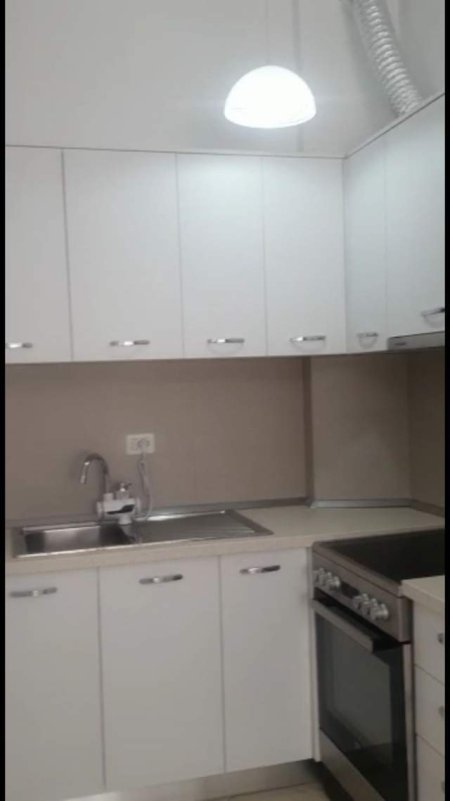 Tirane, jepet me qera apartament 1+1+BLK Kati 5, 65 m² 40.000 Leke (prane Globe)