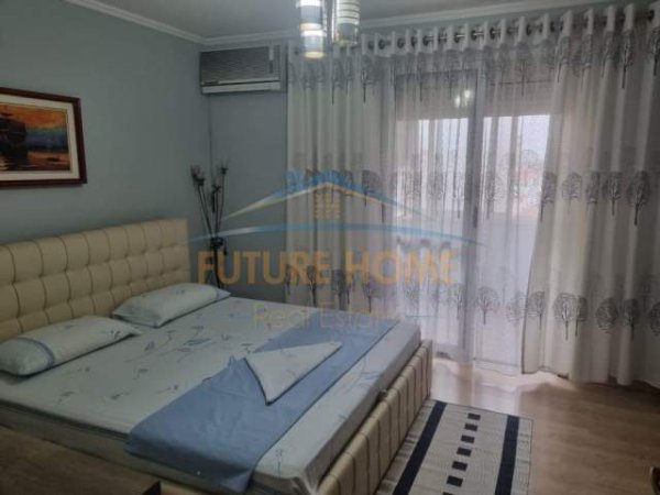 Tirane, jepet me qera apartament 2+1 Kati 7, 102 m² 600 Euro (Rruga e Barrikadave)