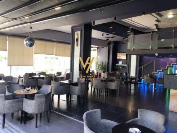 Tirane, shitet bar-kafe Kati 0, 180 m² 350.000 Euro (unaza e re)