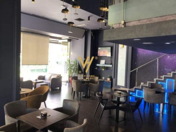 Tirane, shitet bar-kafe Kati 0, 180 m² 350.000 Euro (unaza e re)