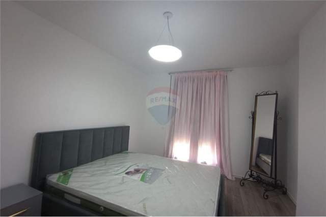 Tirane, jepet me qera apartament 1+1+BLK Kati 5, 81 m² 450 Euro (kompleksi zirkon)