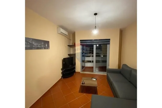 Tirane, jepet me qera apartament 1+1+Ballkon Kati 9, 56 m² 450 € (Irfan Tomini)