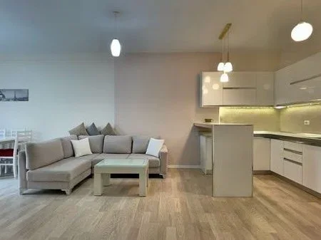 Tirane, jepet me qera apartament 2+1 Kati 5, 82 m² 650 € 
