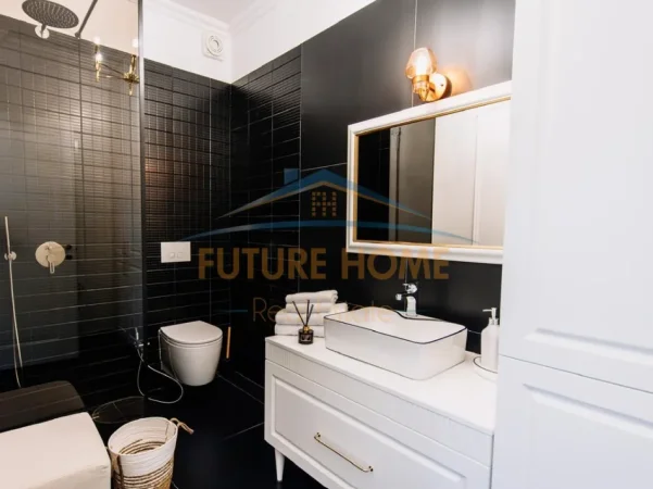 Tirane, jepet me qera apartament 1+1 Kati 9, 70 m² 620 € (prane VILA L-2)