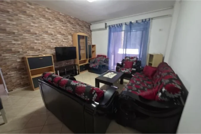 Tirane, jepet me qera apartament 1+1+Ballkon Kati 2, 57 m² 450 € (Rruga Bill Klinton)