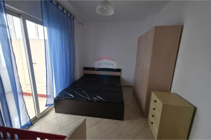 Tirane, jepet me qera apartament 1+1+Ballkon Kati 2, 57 m² 450 € (Rruga Bill Klinton)
