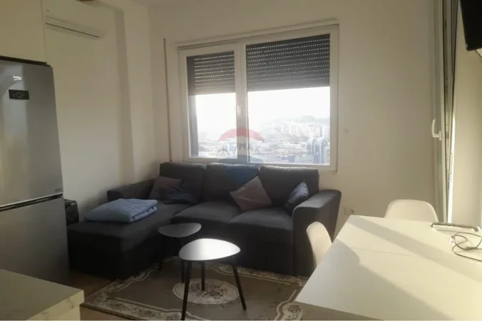 Tirane, jepet me qera apartament 1+1+Ballkon , 50 m² 450 € (Spitali Amerikan 3)