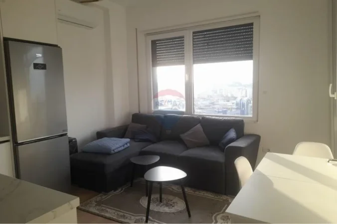 Tirane, jepet me qera apartament 1+1+Ballkon , 50 m² 450 € (Spitali Amerikan 3)