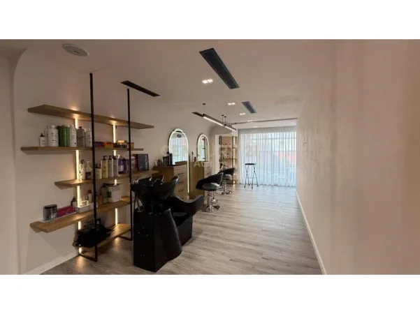 Tirane, jepet me qera ambjent biznesi Kati 1, 84 m² 1.550 € 