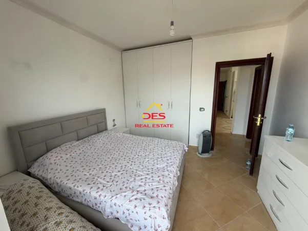 Vlore, jepet me qera Vile 2+1+Ballkon Kati 3, 110 m² 350 € (Rruga Sokrat Leka)