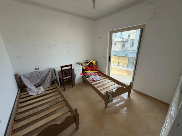 Vlore, jepet me qera Vile 2+1+Ballkon Kati 3, 110 m² 350 € (Rruga Sokrat Leka)