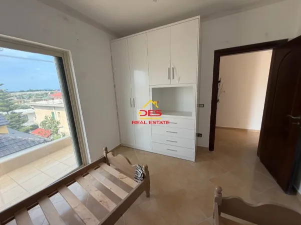 Vlore, jepet me qera Vile 2+1+Ballkon Kati 3, 110 m² 350 € (Rruga Sokrat Leka)