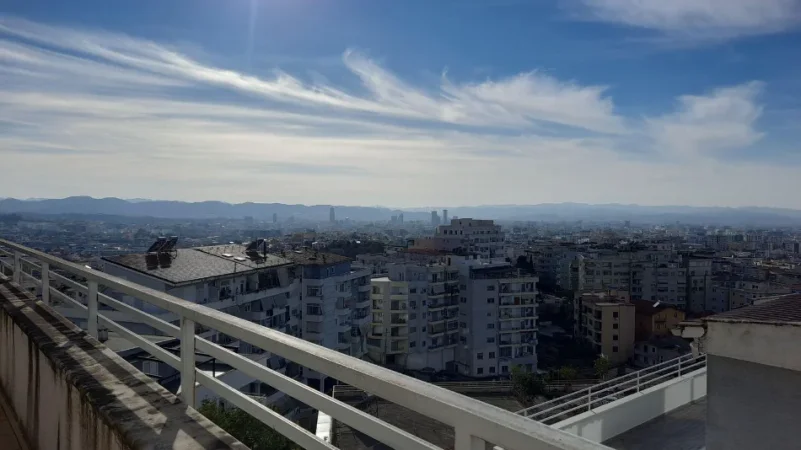 Tirane, jepet me qera zyre Kati 5, 400 m² 2.000 € (FRESK)