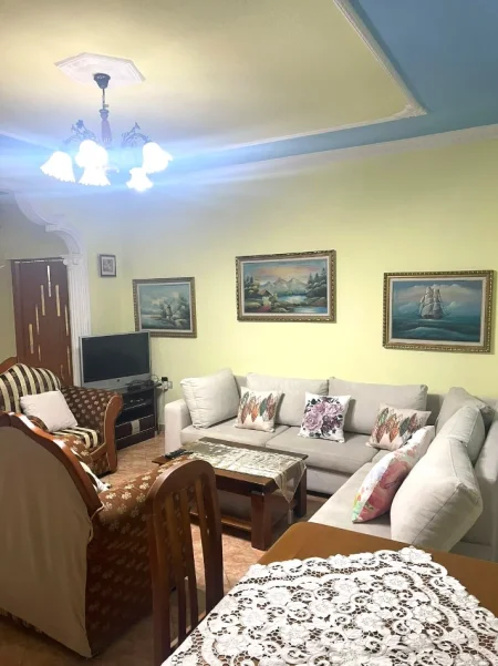 Jepet me Qera  1+1 ,per 3 veta  me ashensor  500 € , ne DON BOSKO, perballe VIZION PLUS