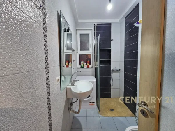 Tirane, shitet apartament 2+1 Kati 5, 104 m² 156.000 € (misto mame)
