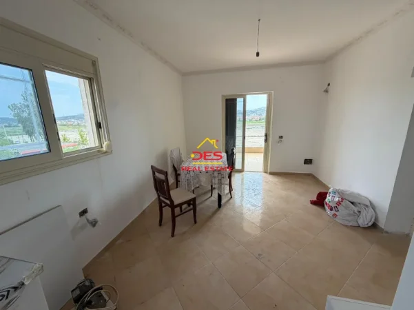 Shqiperi, jepet me qera Vile 1+1+Ballkon Kati 3, 80 m² 300 € (Rruga Sokrat Leka)