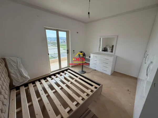 Shqiperi, jepet me qera Vile 1+1+Ballkon Kati 3, 80 m² 300 € (Rruga Sokrat Leka)