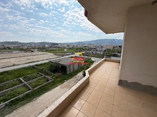 Shqiperi, jepet me qera Vile 1+1+Ballkon Kati 3, 80 m² 300 € (Rruga Sokrat Leka)