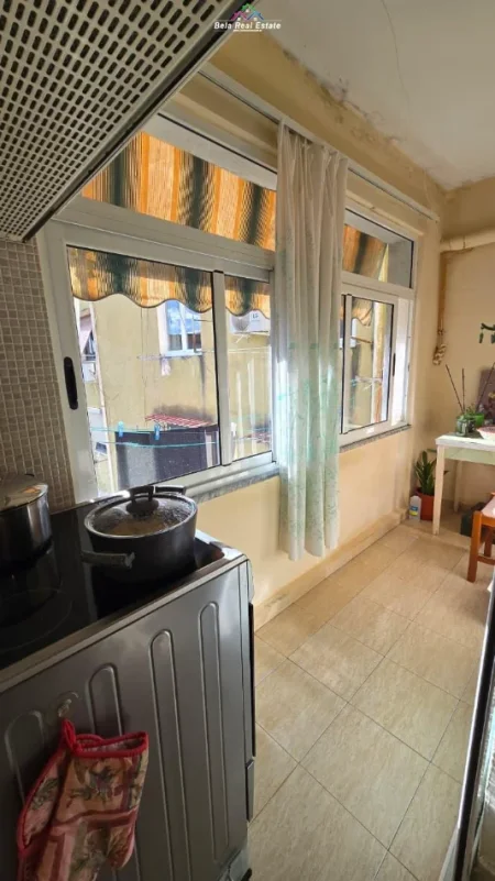 Tirane, shes apartament 1+1+Ballkon Kati 4, 53 m² 99.700 € (ali demi)