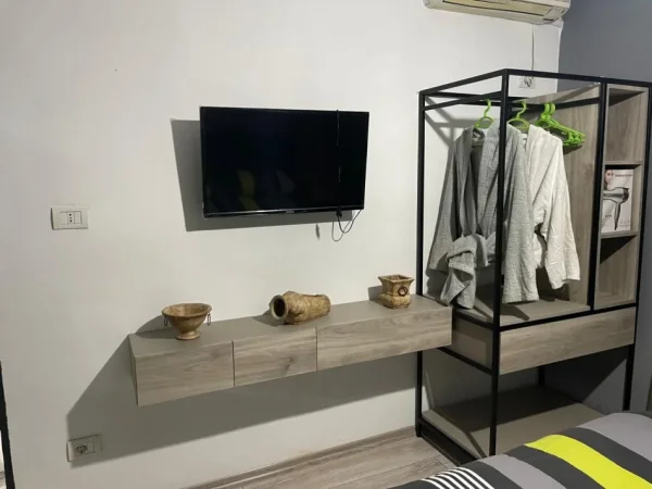 Tirane, jepet me qera ambjent biznesi Kati 0, 31 m² 430 € (Rruga Myslym Shyri)