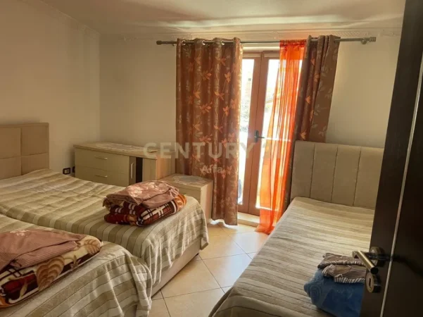 Tirane, jepet me qera apartament 2+1 Kati 5, 75 m² 500 € (shkolla e bashkuar)