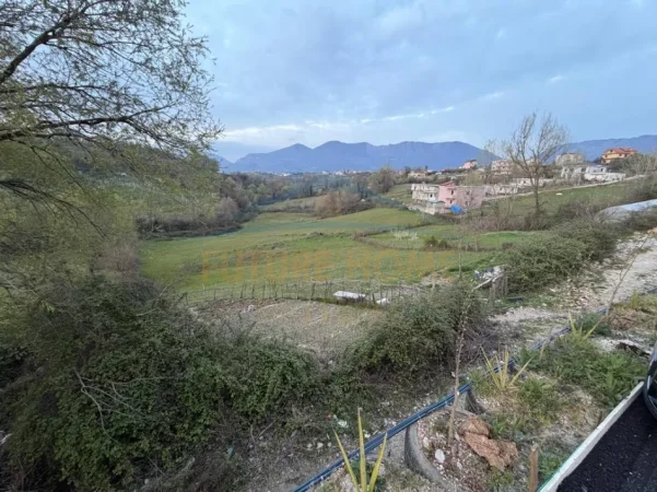 Tirane, shitet toke , 8.906 m² 1.157.780 € (FARKE E VOGEL)