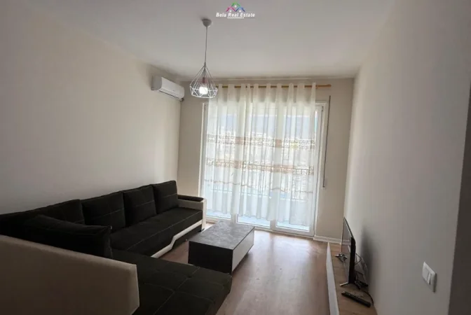 Tirane, jepet me qera apartament 1+1 Kati 4, 70 m² 520 € (Rruga 5 Maj)