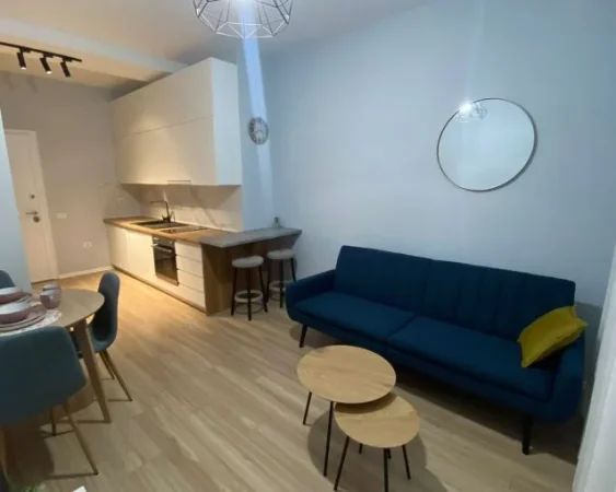 Tirane, jepet me qera apartament 1+1+Aneks+Ballkon Kati 2, 50 m² 550 € (rruga e kavajes)
