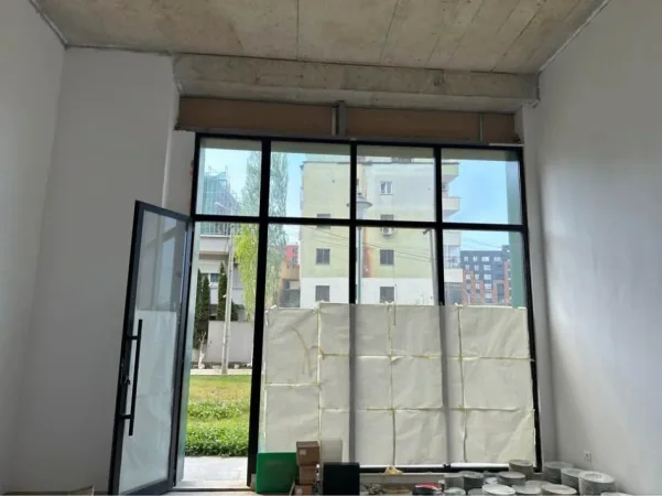 Tirane, jepet me qera ambjent biznesi Kati 0, 48 m² 920 € (rruga petrela)