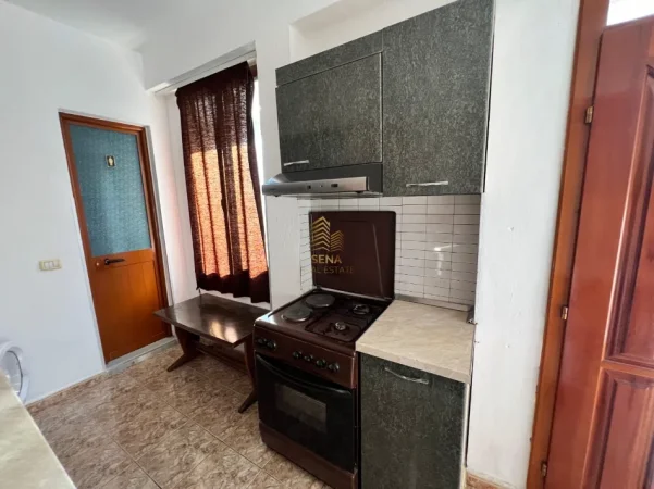 Tirane, jepet me qera apartament 1+1 Kati 1, 70 m² 300 € (Kodra e Priftit)