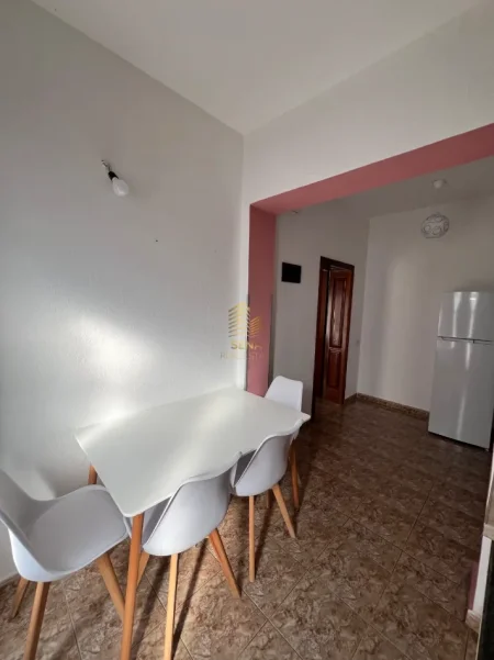 Tirane, jepet me qera apartament 1+1 Kati 1, 70 m² 300 € (Kodra e Priftit)
