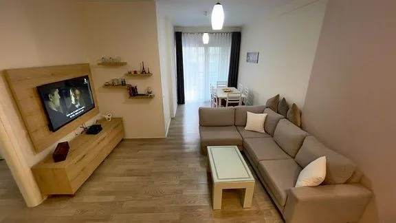 Tirane, jepet me qera apartament 2+1 Kati 5, 82 m² 650 € 