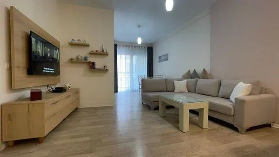Tirane, jepet me qera apartament 2+1 Kati 5, 82 m² 650 € 