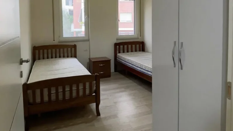 Tirane, jepet me qera apartament 2+1 Kati 5, 82 m² 650 € 