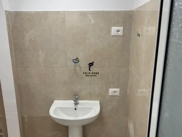 Tirane, shitet dyqan Kati 0, 38 m² 192.000 € (MINE PEZA)