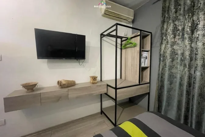 Tirane, jepet me qera apartament 1+1 Kati 1, 35 m² 430 € (Rruga Myslym Shyri)