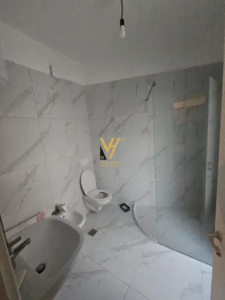 Tirane, jepet me qera apartament 1+1+Ballkon Kati 4, 110 m² 1.000 € (KOPSHTI ZOOLOGJIK)