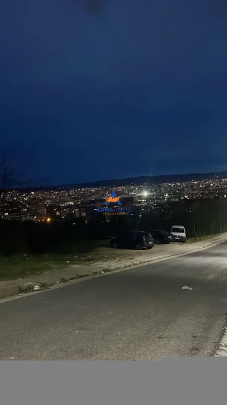 Tirane, shitet truall , 182 m² 200.000 €